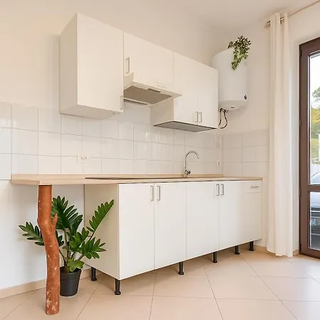 Free Parking 5 Minutes From The Bus Stop Roma